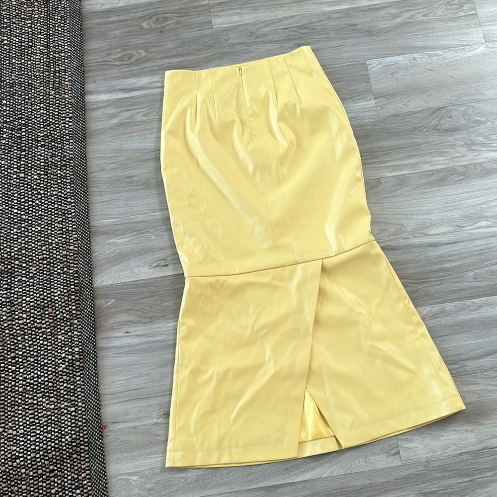 NWOT Staud Butter Yellow Faux Leather Midi Skirt - Picture 4 of 5